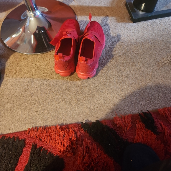 Shoes - Picture 8 of 11